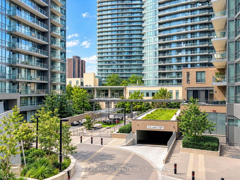 309 - 50 Forest Manor Road