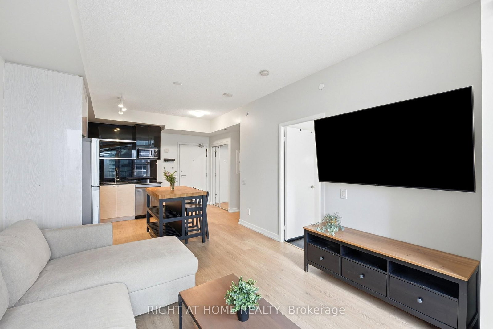 72 ESTHER SHINER Boulevard • #219 • Toronto, ON photo 12