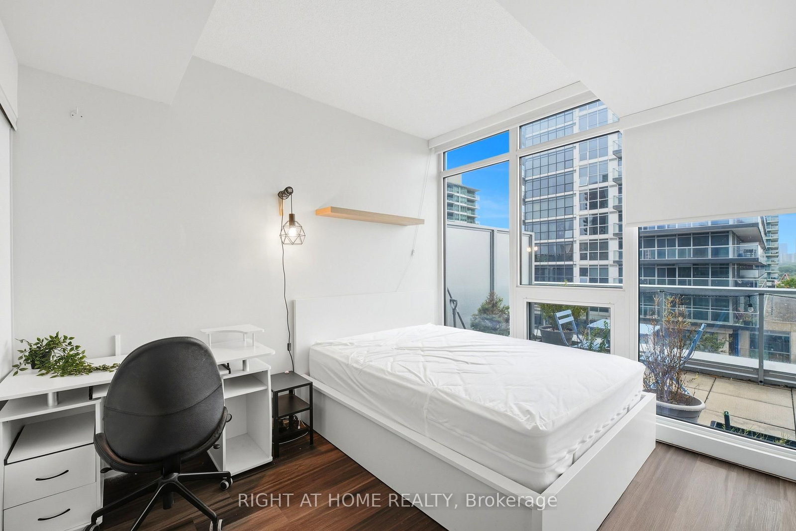 72 ESTHER SHINER Boulevard • #219 • Toronto, ON photo 14