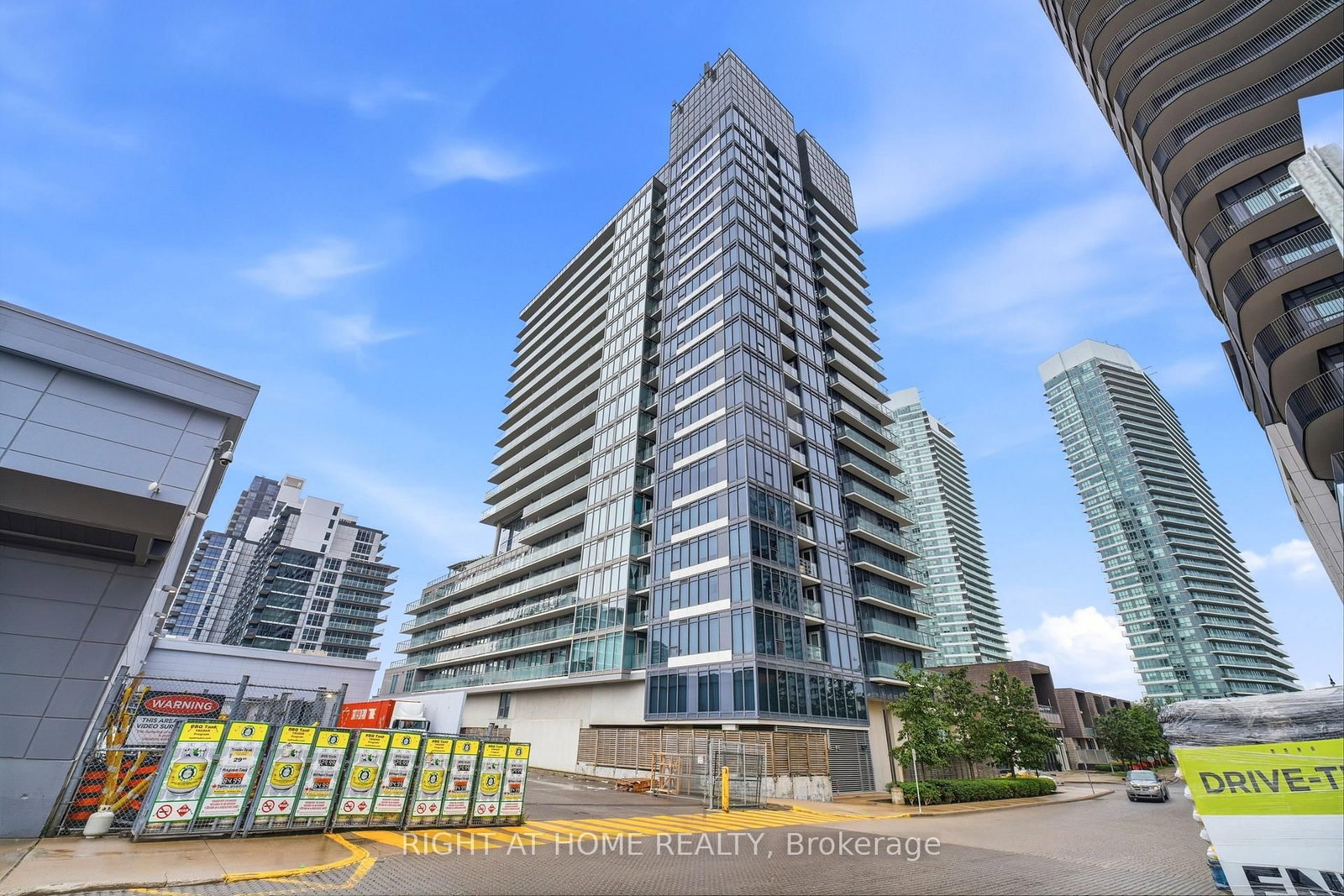 72 ESTHER SHINER Boulevard • #219 • Toronto, ON photo 24