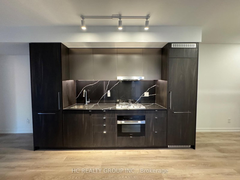 771 Yonge St photo 5