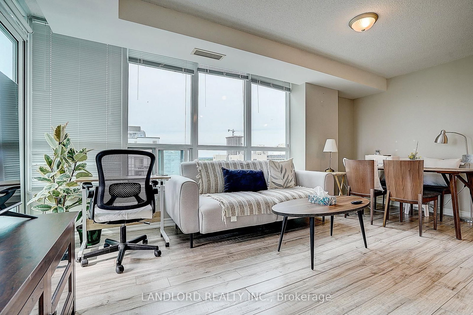17 Barberry Place • #1014 • Toronto, ON photo 16