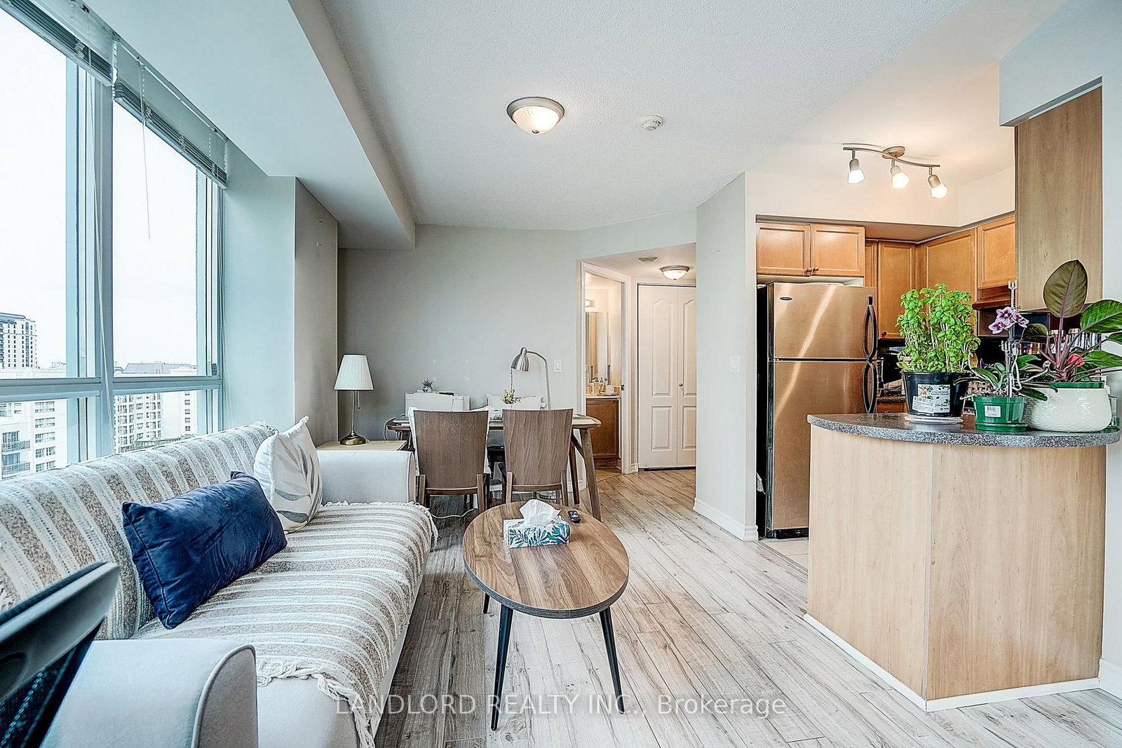 17 Barberry Place • #1014 • Toronto, ON photo 20