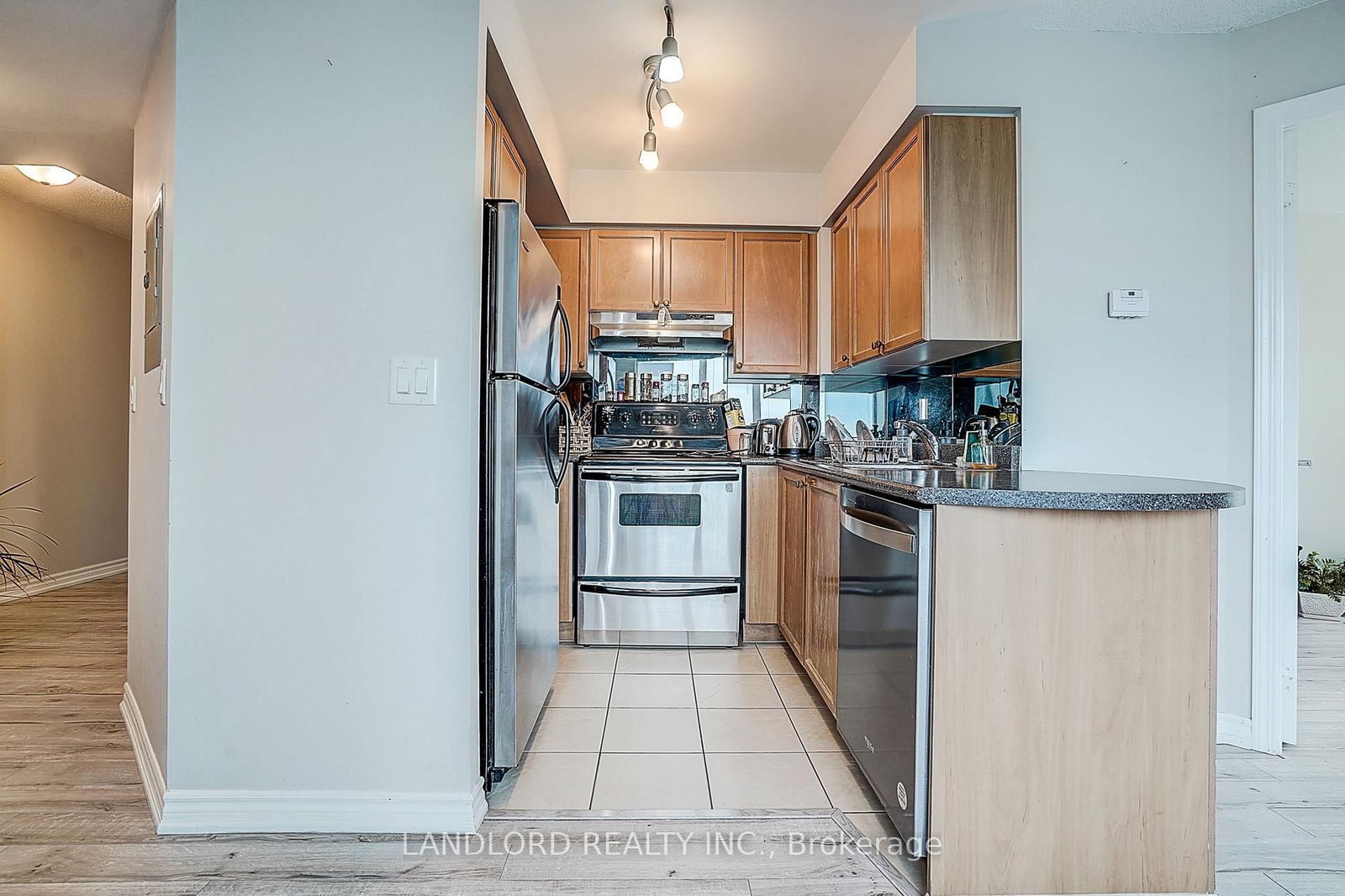 17 Barberry Place • #1014 • Toronto, ON photo 23