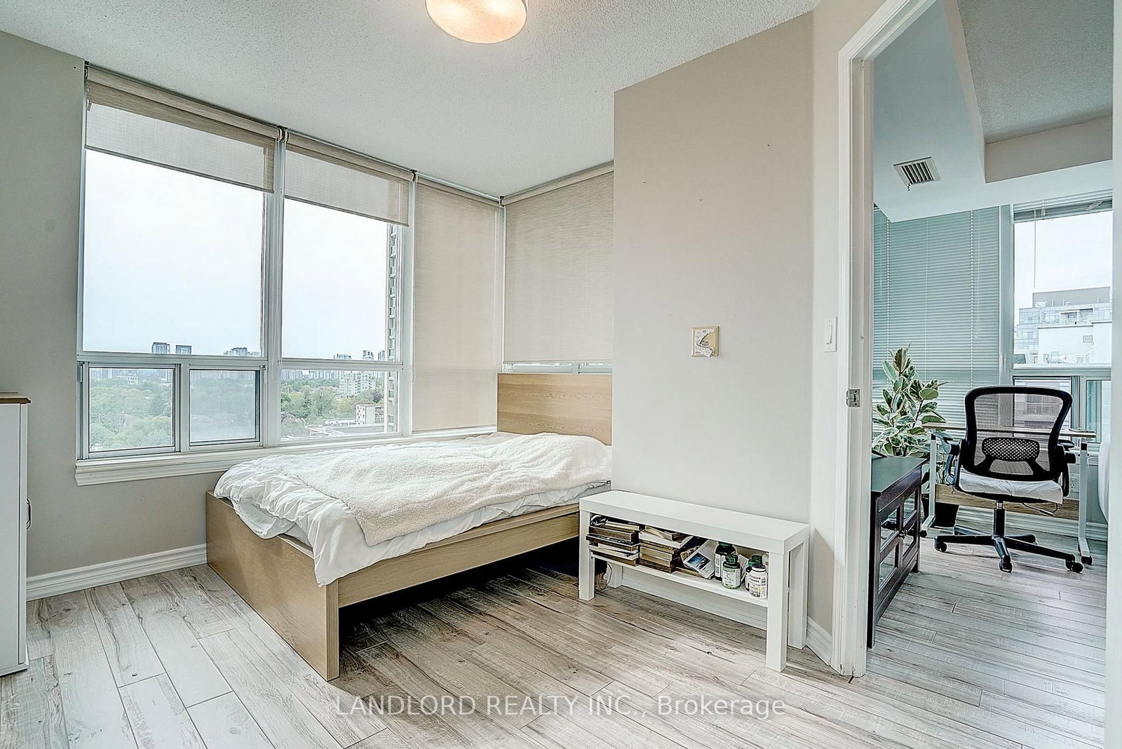 17 Barberry Place • #1014 • Toronto, ON photo 27