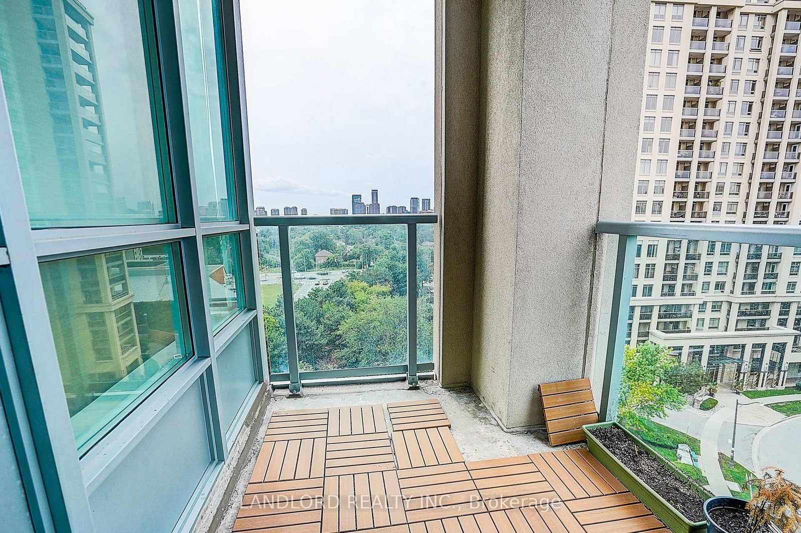 17 Barberry Place • #1014 • Toronto, ON photo 31