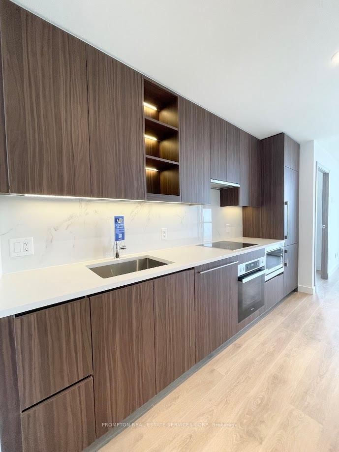 1210 - 25 Mcmahon Drive