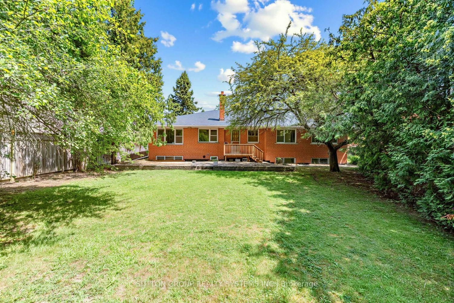 4 Banbury Road • Toronto, ON photo 11