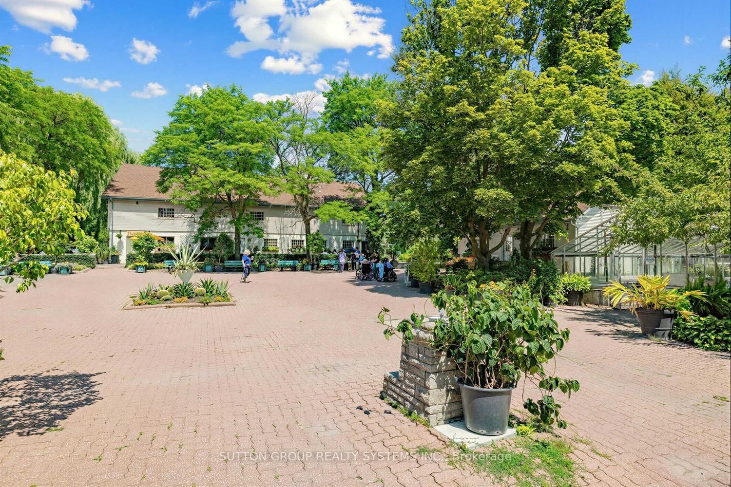 4 Banbury Road • Toronto, ON photo 17
