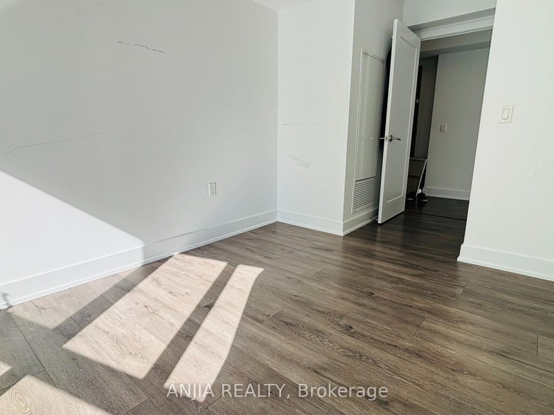 622 - 585 Bloor Street E