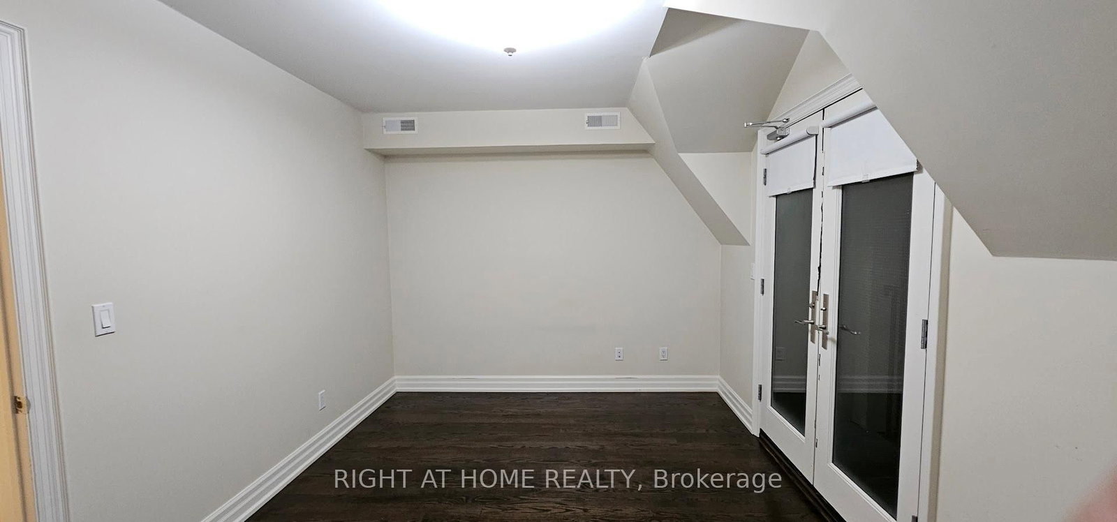 730 Shaw Street • Toronto, ON photo 11