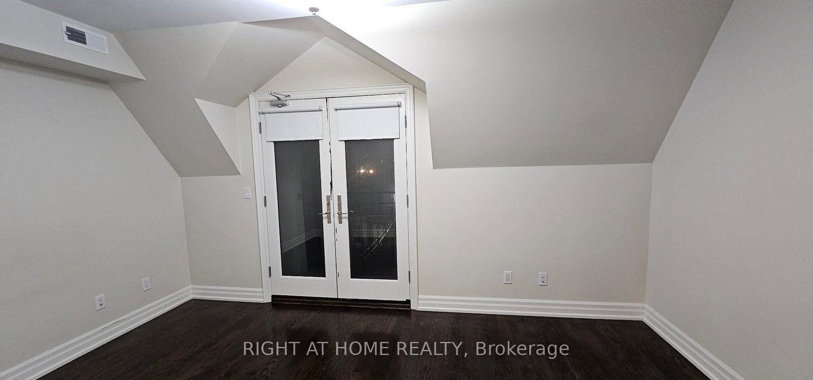730 Shaw Street • Toronto, ON photo 12