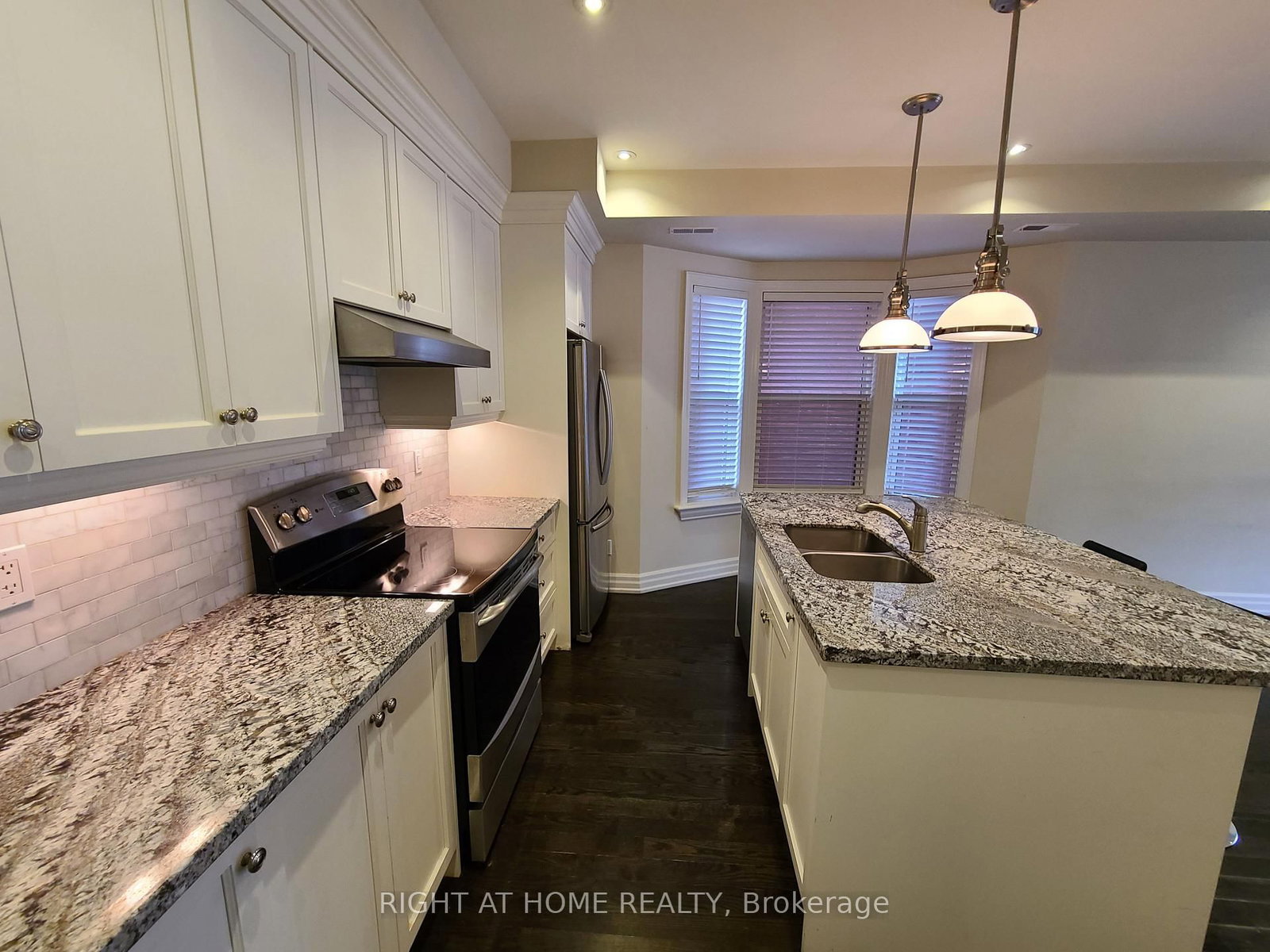 730 Shaw Street • Toronto, ON photo 18