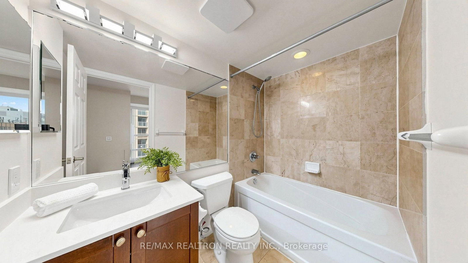 761 Bay Street • #1212 • Toronto, ON photo 19