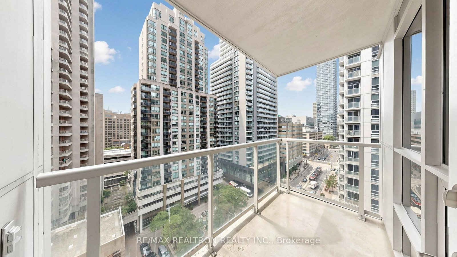 761 Bay Street • #1212 • Toronto, ON photo 25