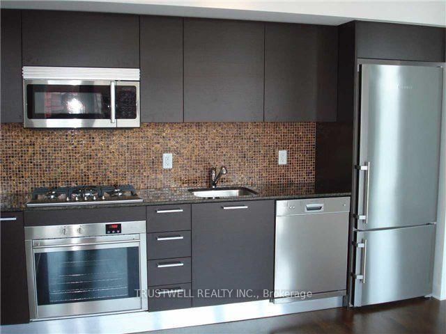 1510 - 375 King Street W