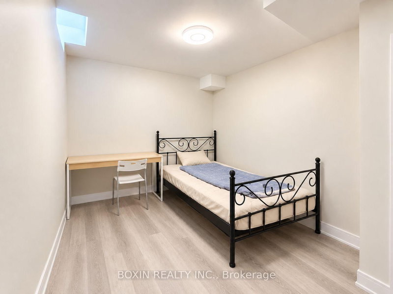 Basement Room 1 - 16 Queen Magdalene Place
