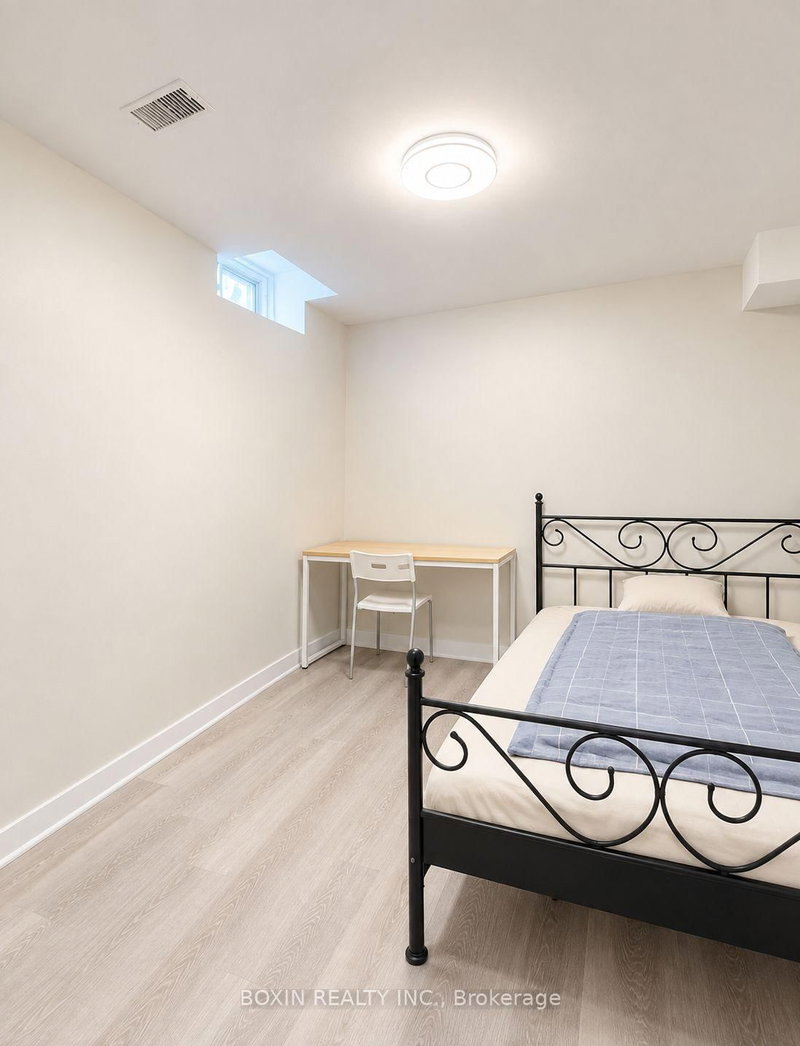 Basement Room 1 - 16 Queen Magdalene Place