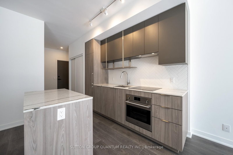 316 - 15 Holmes Avenue