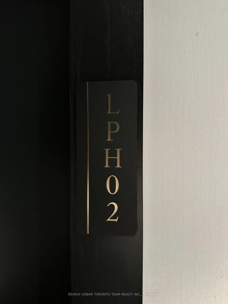 3702 (LPH-02) - 117 Broadway Avenue