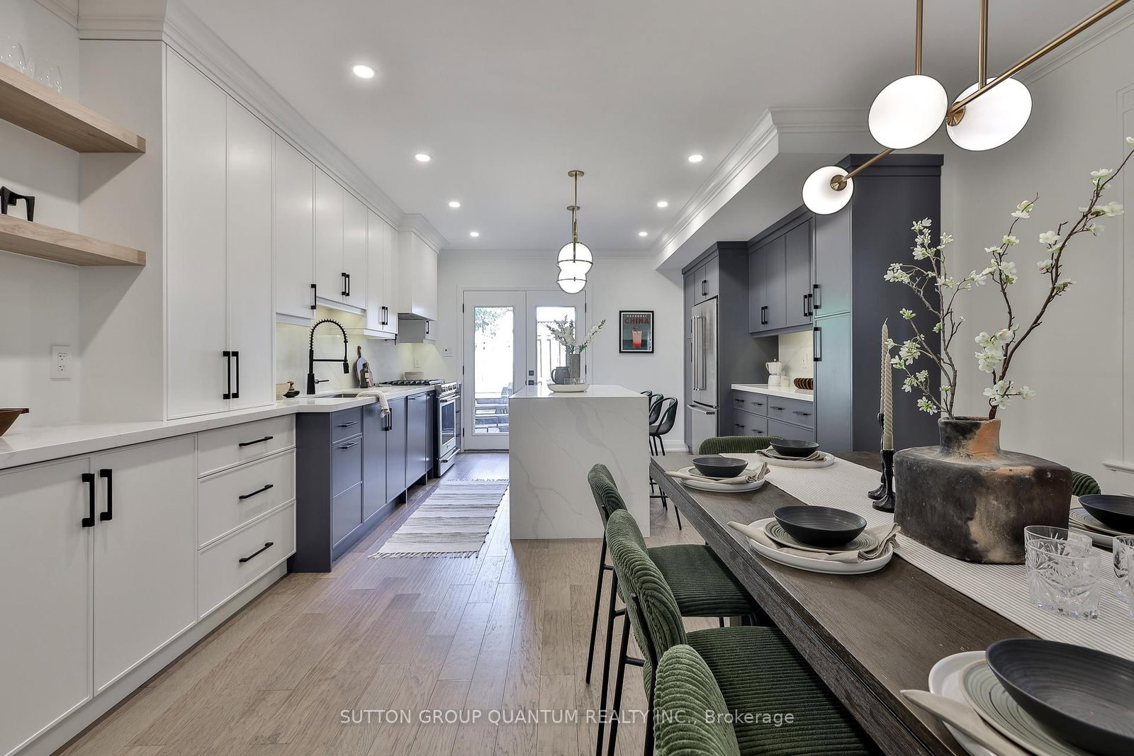 110 Castlefield Avenue • Toronto, ON photo 11