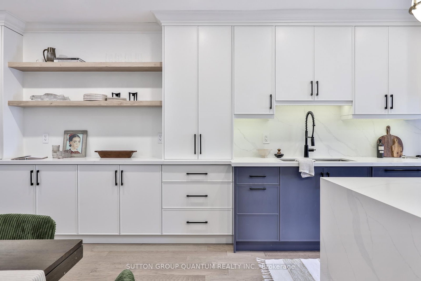 110 Castlefield Avenue • Toronto, ON photo 15