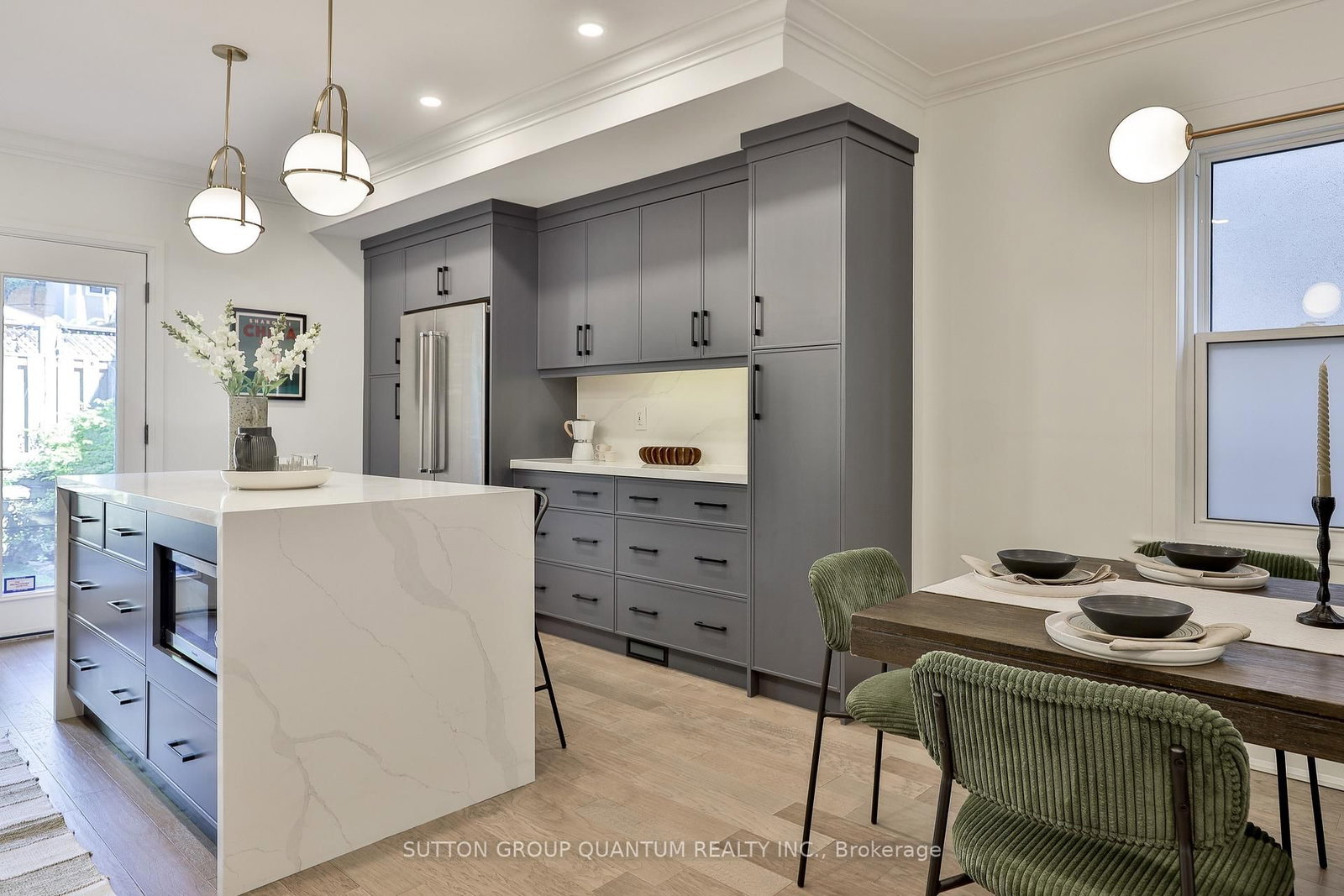 110 Castlefield Avenue • Toronto, ON photo 18