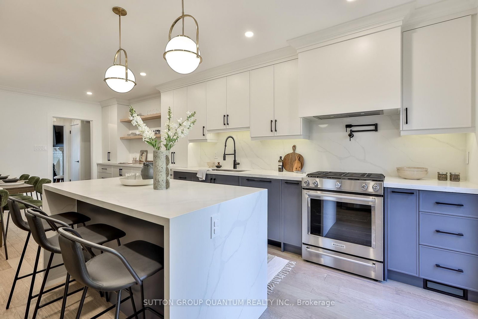 110 Castlefield Avenue • Toronto, ON photo 20