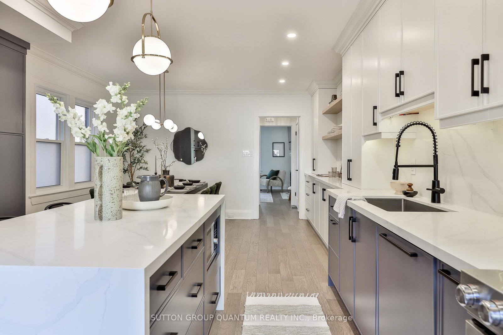 110 Castlefield Avenue • Toronto, ON photo 23