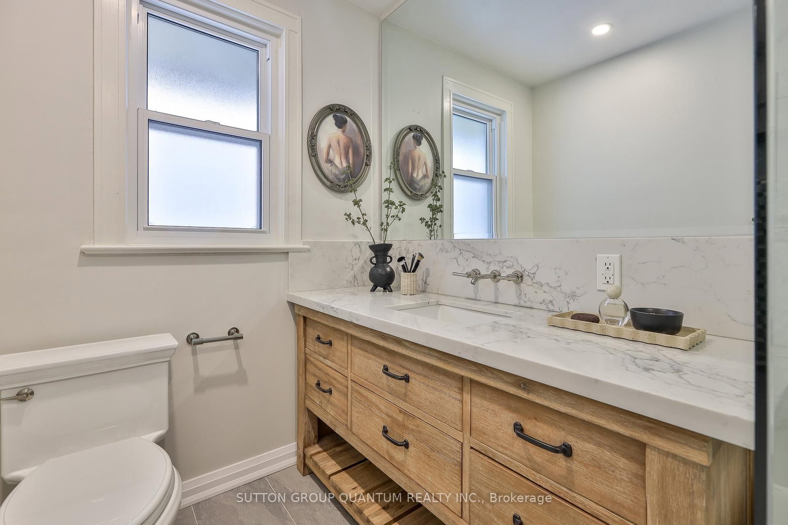 110 Castlefield Avenue • Toronto, ON photo 35