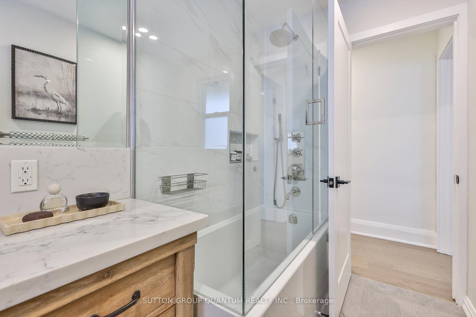 110 Castlefield Avenue • Toronto, ON photo 36
