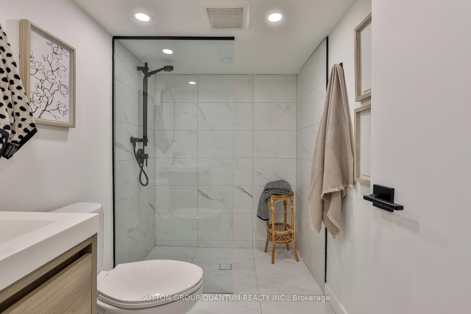 110 Castlefield Avenue • Toronto, ON photo 43