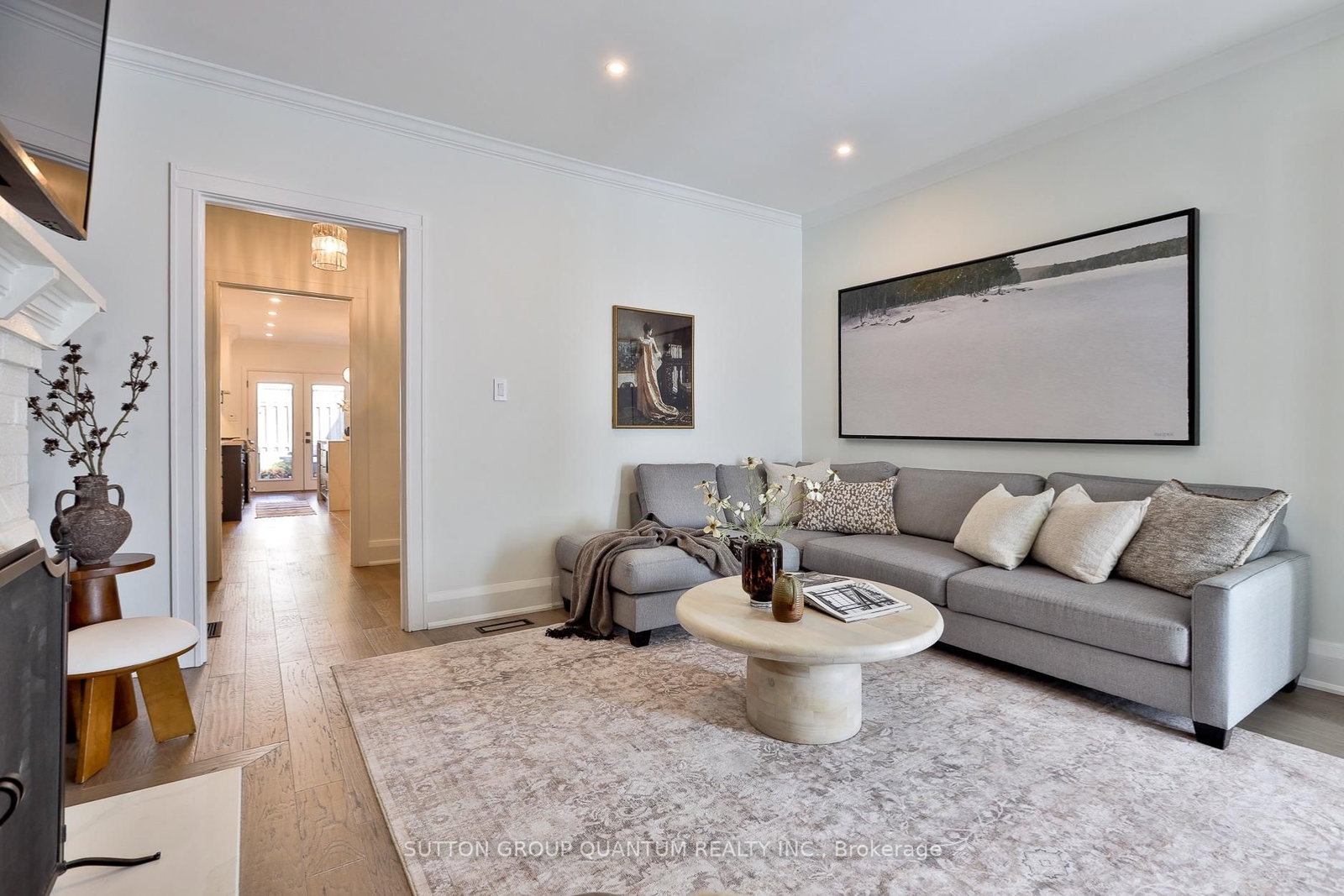 110 Castlefield Avenue • Toronto, ON photo 9