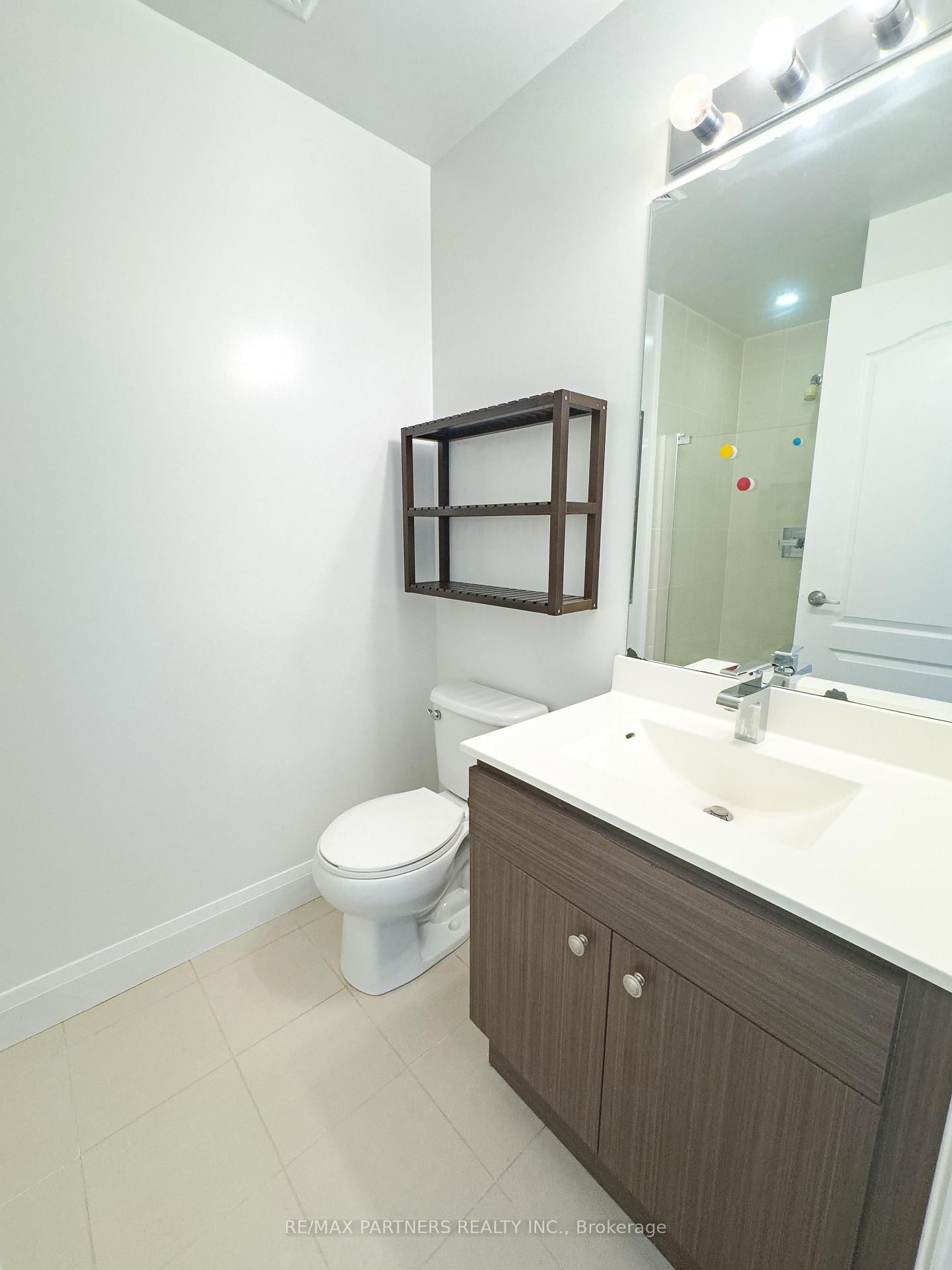 68 Canterbury Place • #2006 • Toronto, ON photo 10