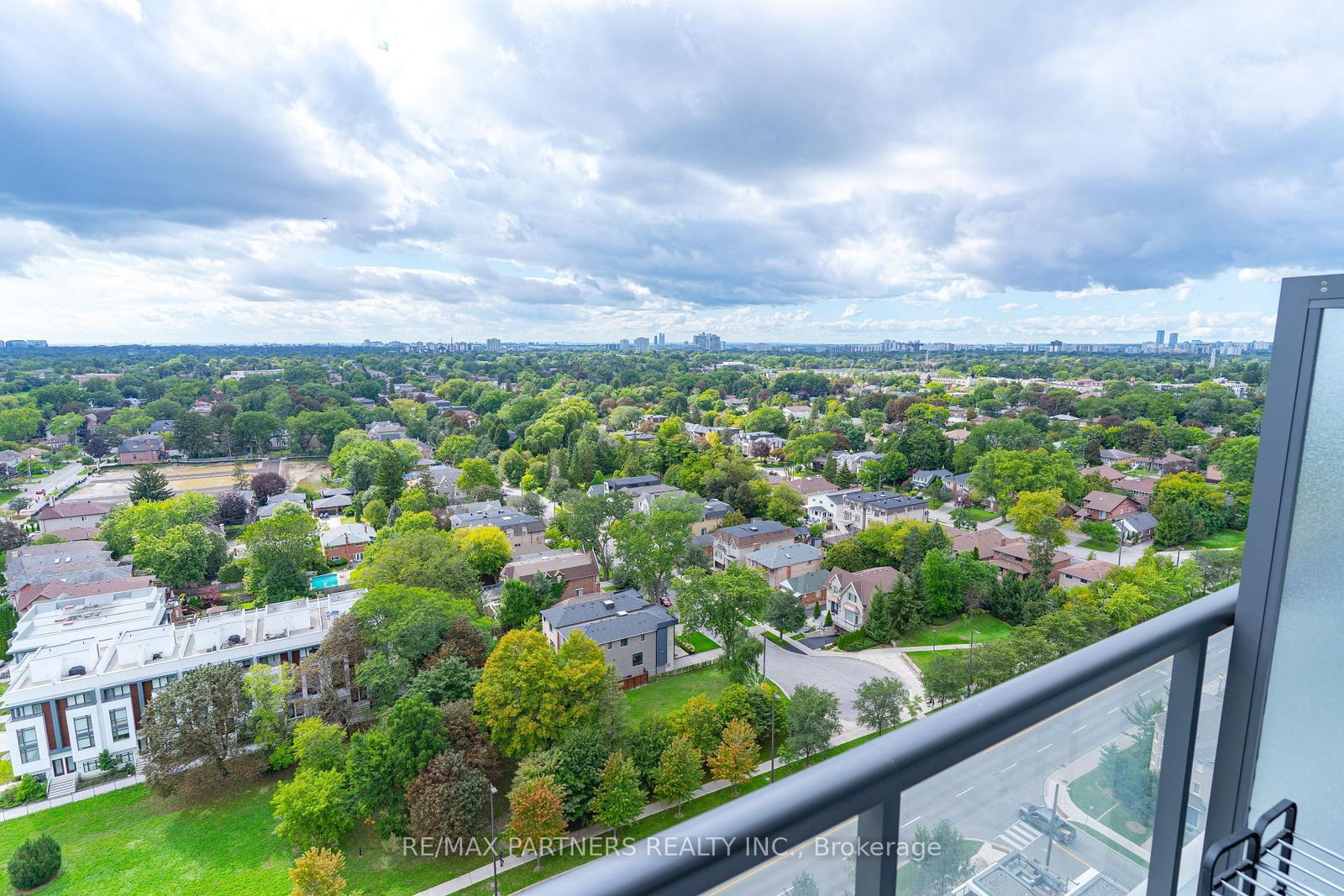 68 Canterbury Place • #2006 • Toronto, ON photo 5