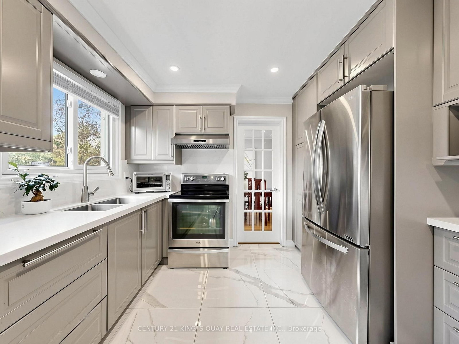 22 Mistflower Road • Toronto, ON photo 15