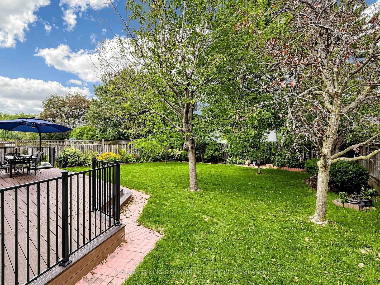 22 Mistflower Road • Toronto, ON photo 37