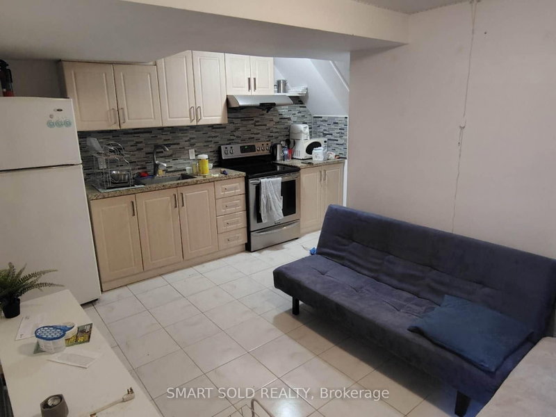 Lower 66 Bellevue Avenue
