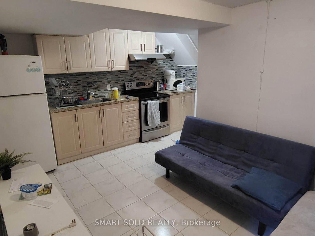 Lower 66 Bellevue Avenue