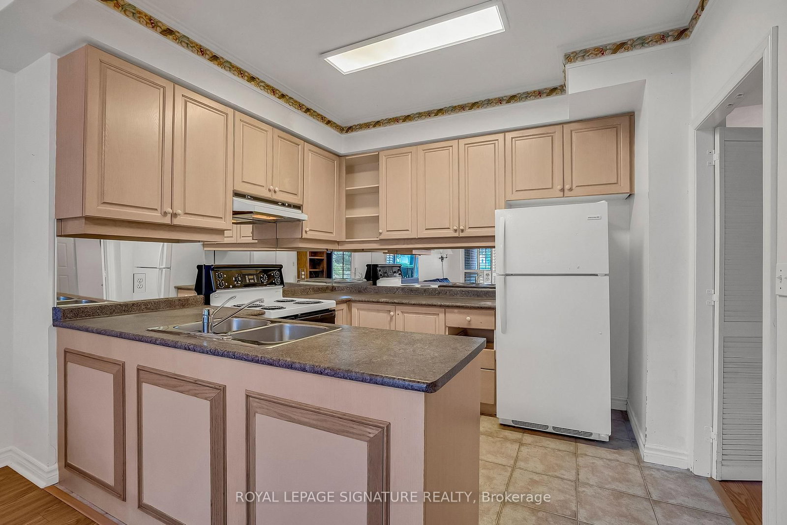 801 Lawrence Avenue E • #106 • Toronto, ON photo 8