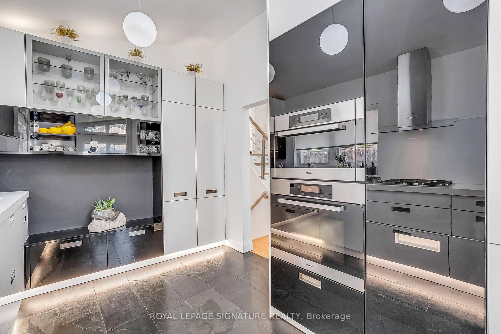 17 Kestell Lane • Toronto, ON photo 15