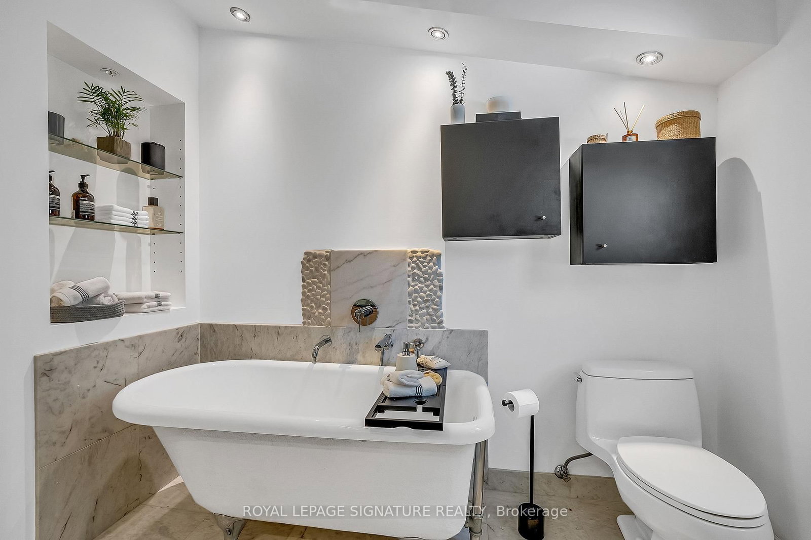 17 Kestell Lane • Toronto, ON photo 24