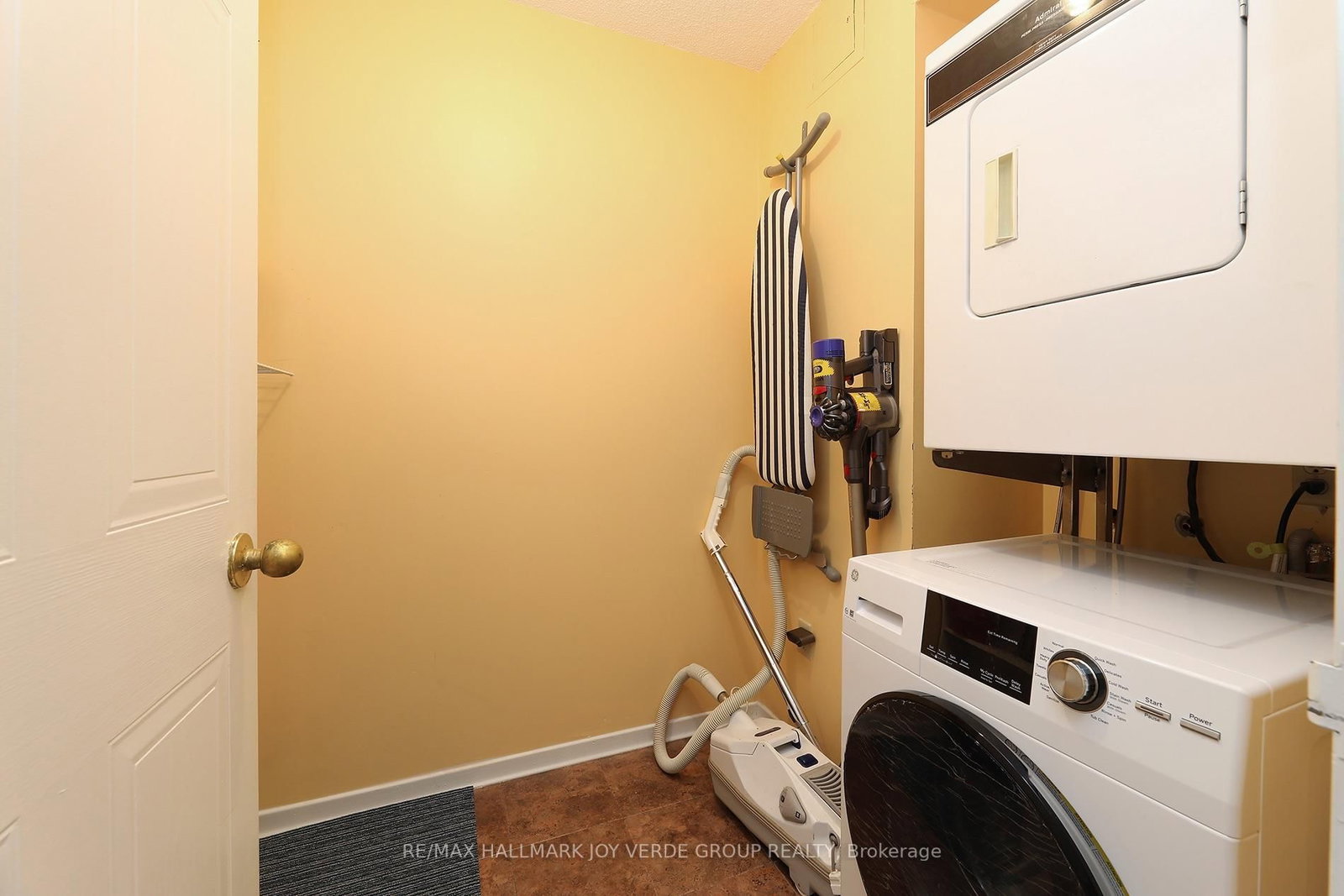 5 Kenneth Avenue • #405 • Toronto, ON photo 17