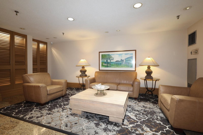 405 - 5 Kenneth Avenue