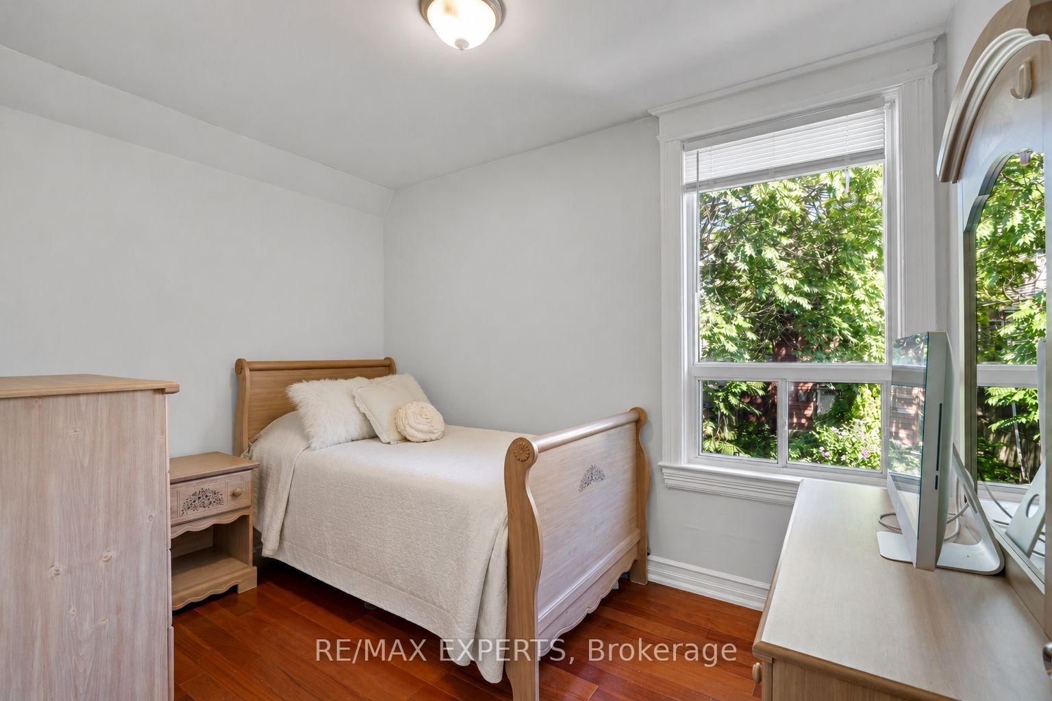 54 Marchmount Road • Toronto, ON photo 25