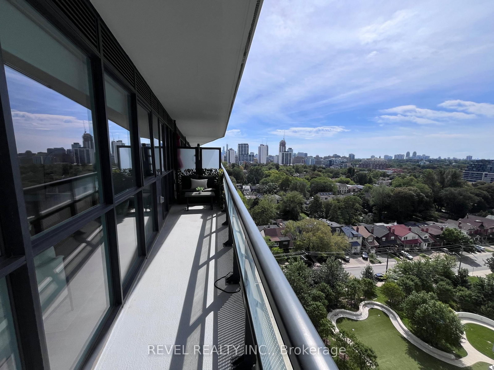 11 Lillian Street • #1107 • Toronto, ON photo 17