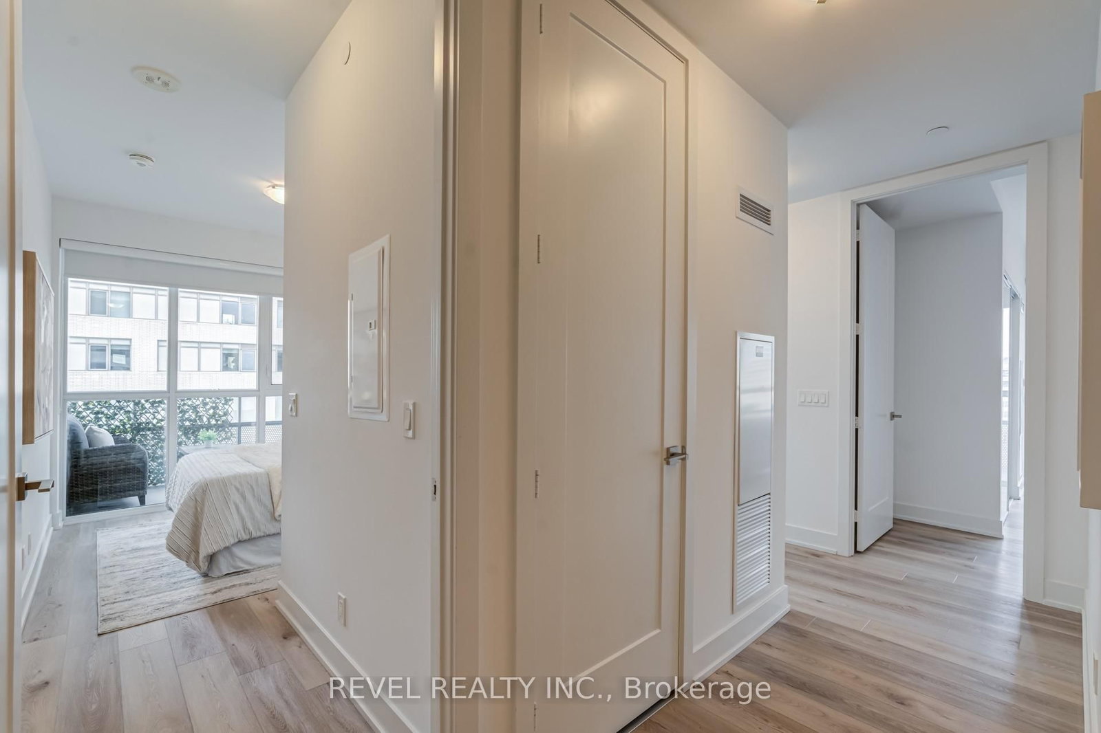 11 Lillian Street • #1107 • Toronto, ON photo 4