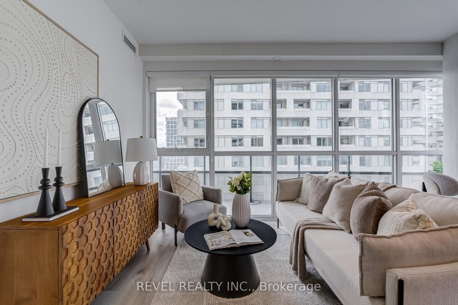 11 Lillian Street • #1107 • Toronto, ON photo 7