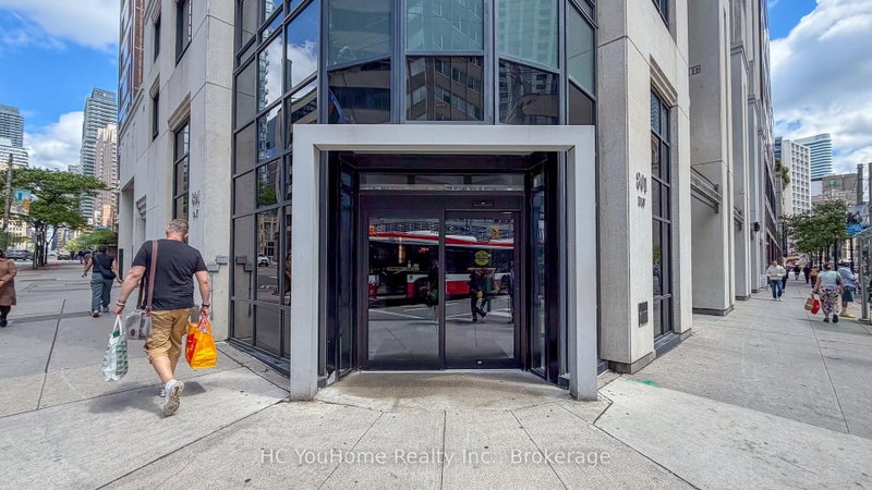 607 - 801 Bay Street