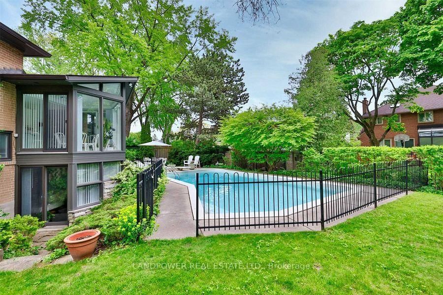 9 Alderdale Court • Toronto, ON photo 19